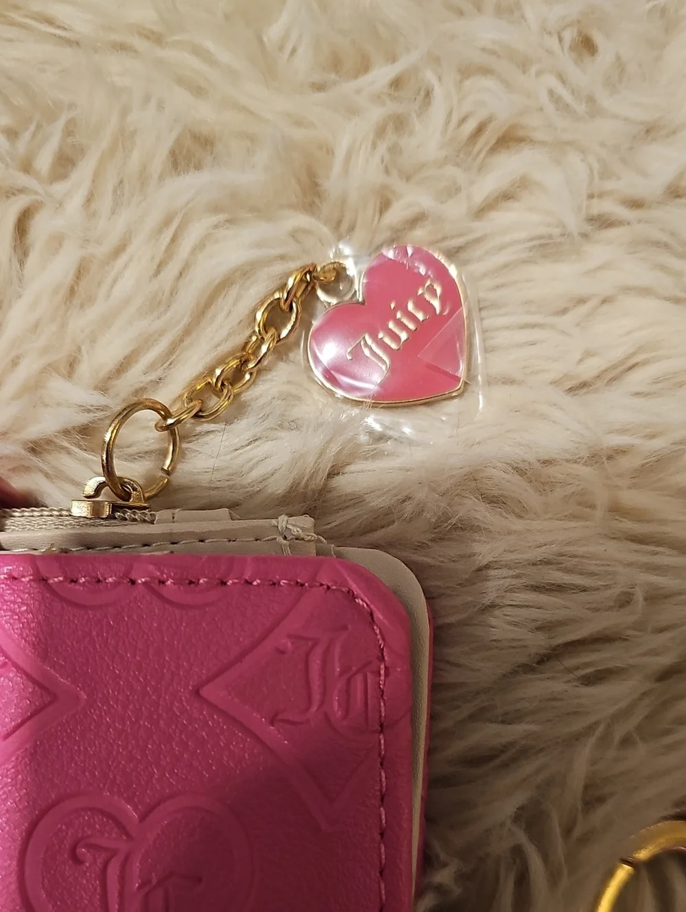 Juicy Couture Good Times Hot Pink Embossed Card Holder with Gold Heart Charm NWT